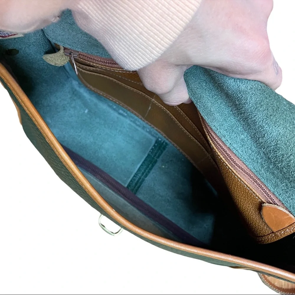 Dooney & Bourke | Vintage AWL Hunter Leather Crossbody Bag